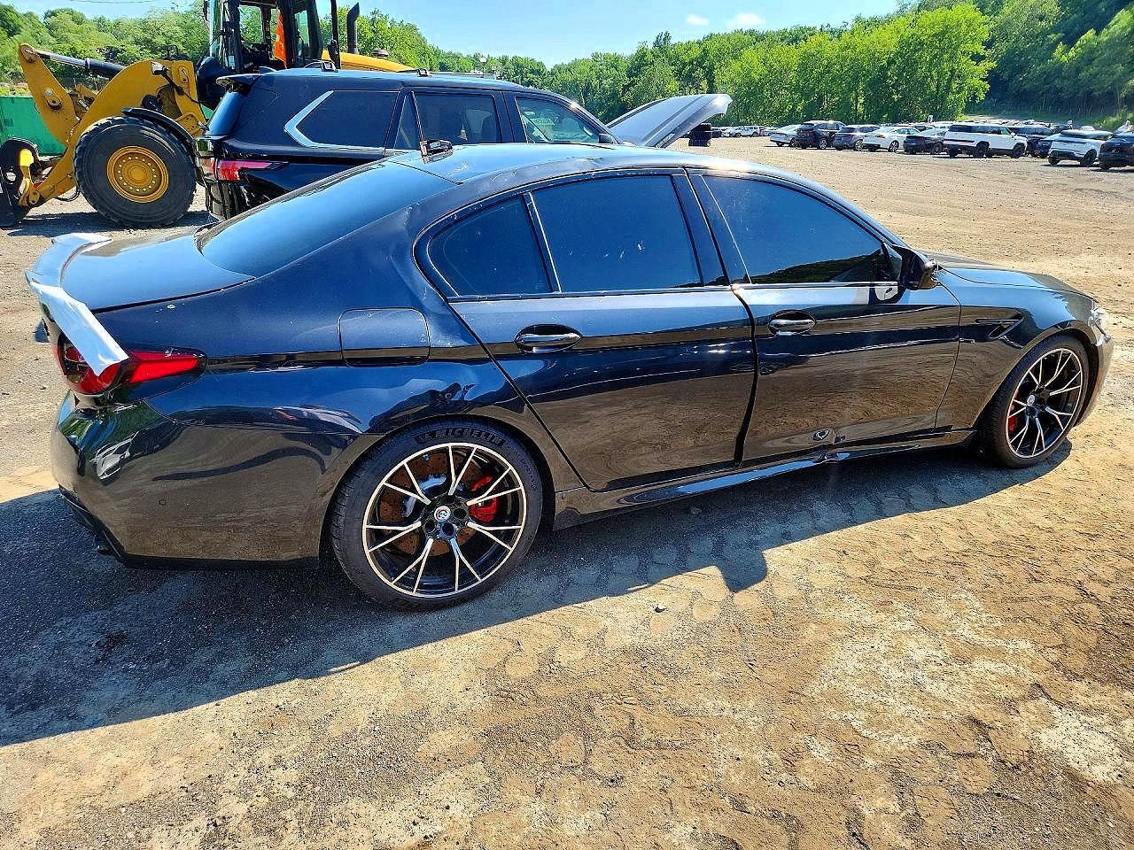 2023 BMW M5 - Фото 3