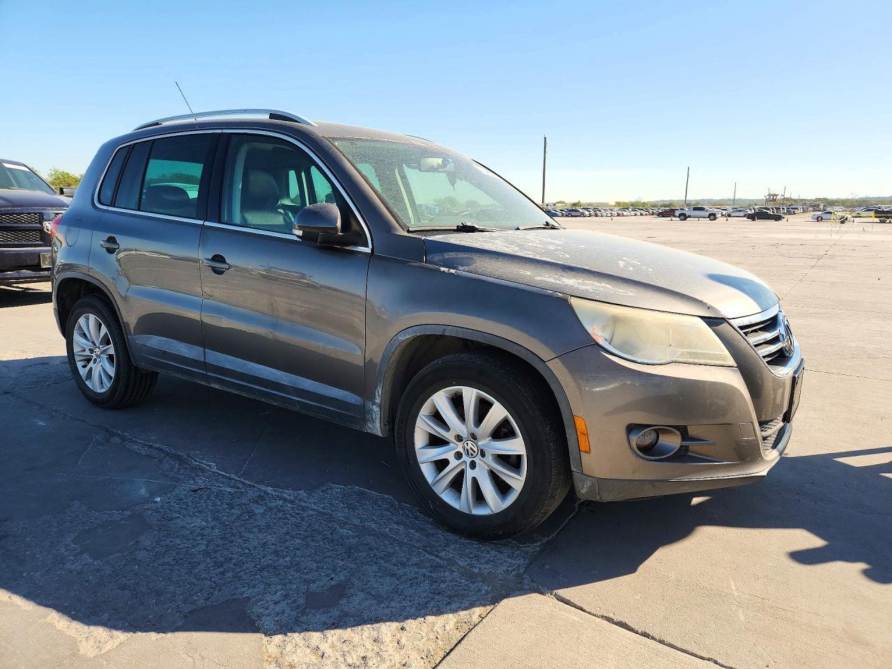 2010 Volkswagen Tiguan S - Фото 4