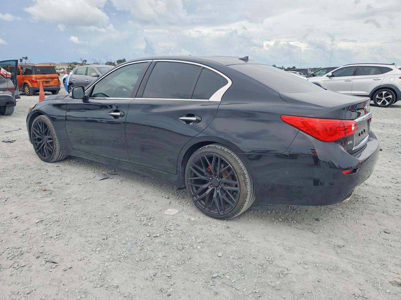 2017 Infiniti Q50 Base - Фото 2