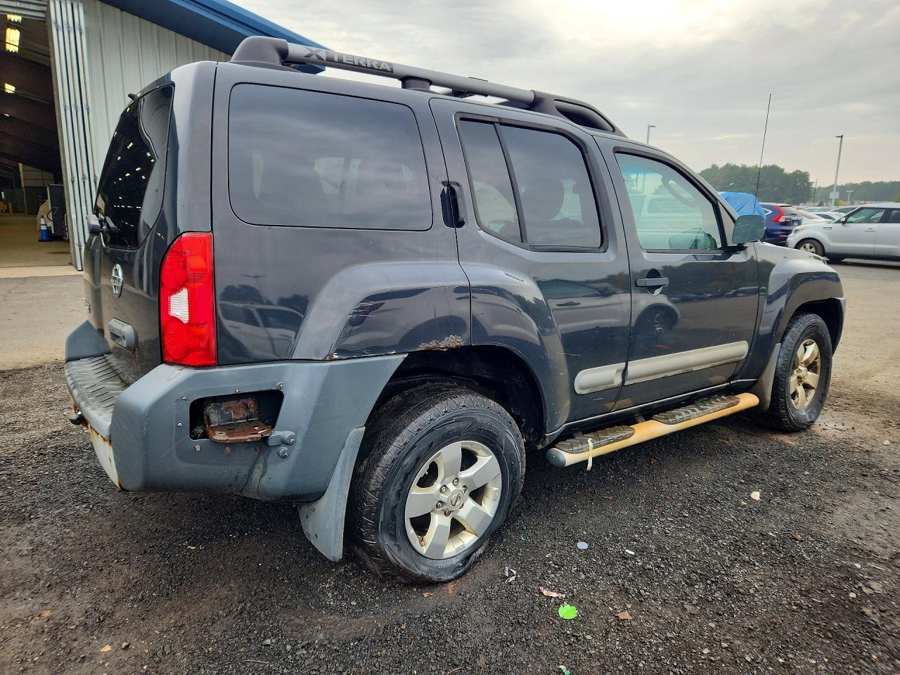 2012 Nissan Xterra X - Image 3
