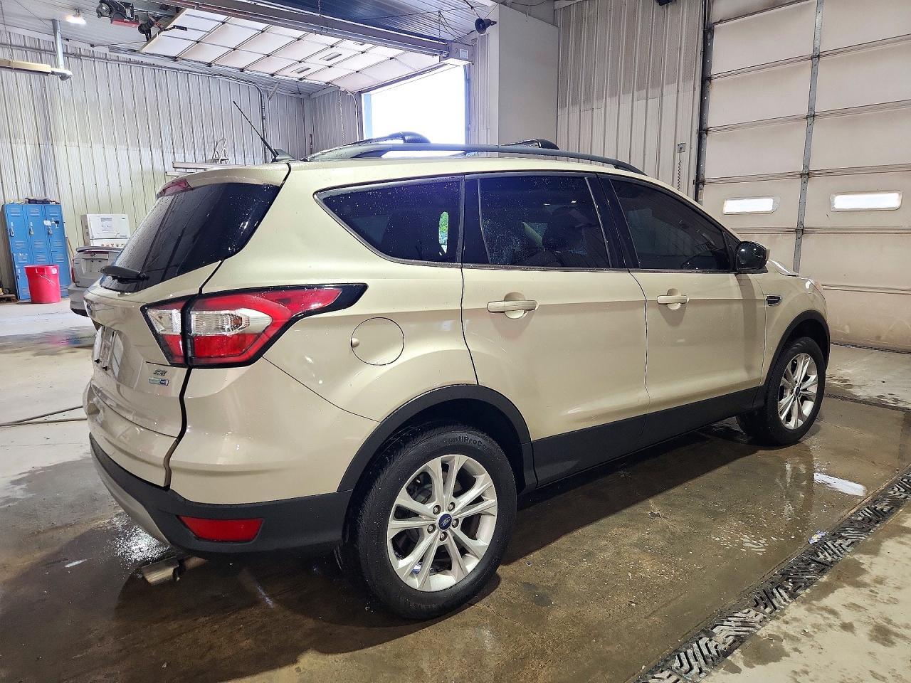 2018 Ford Escape Se - Фото 3