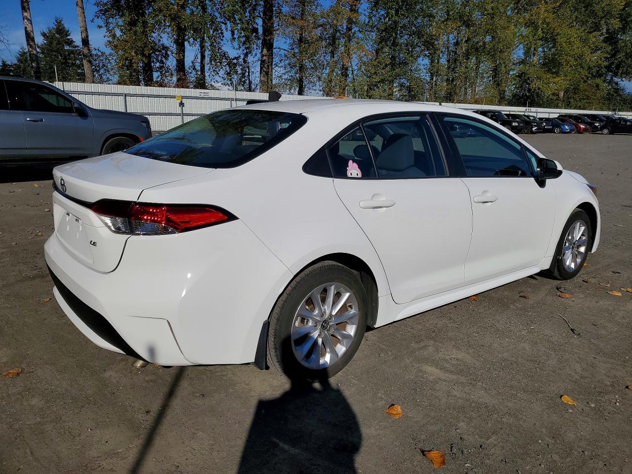 2022 Toyota Corolla Le - Image 3