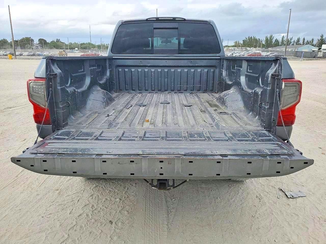 2016 Nissan Titan Xd Sv - Image 6