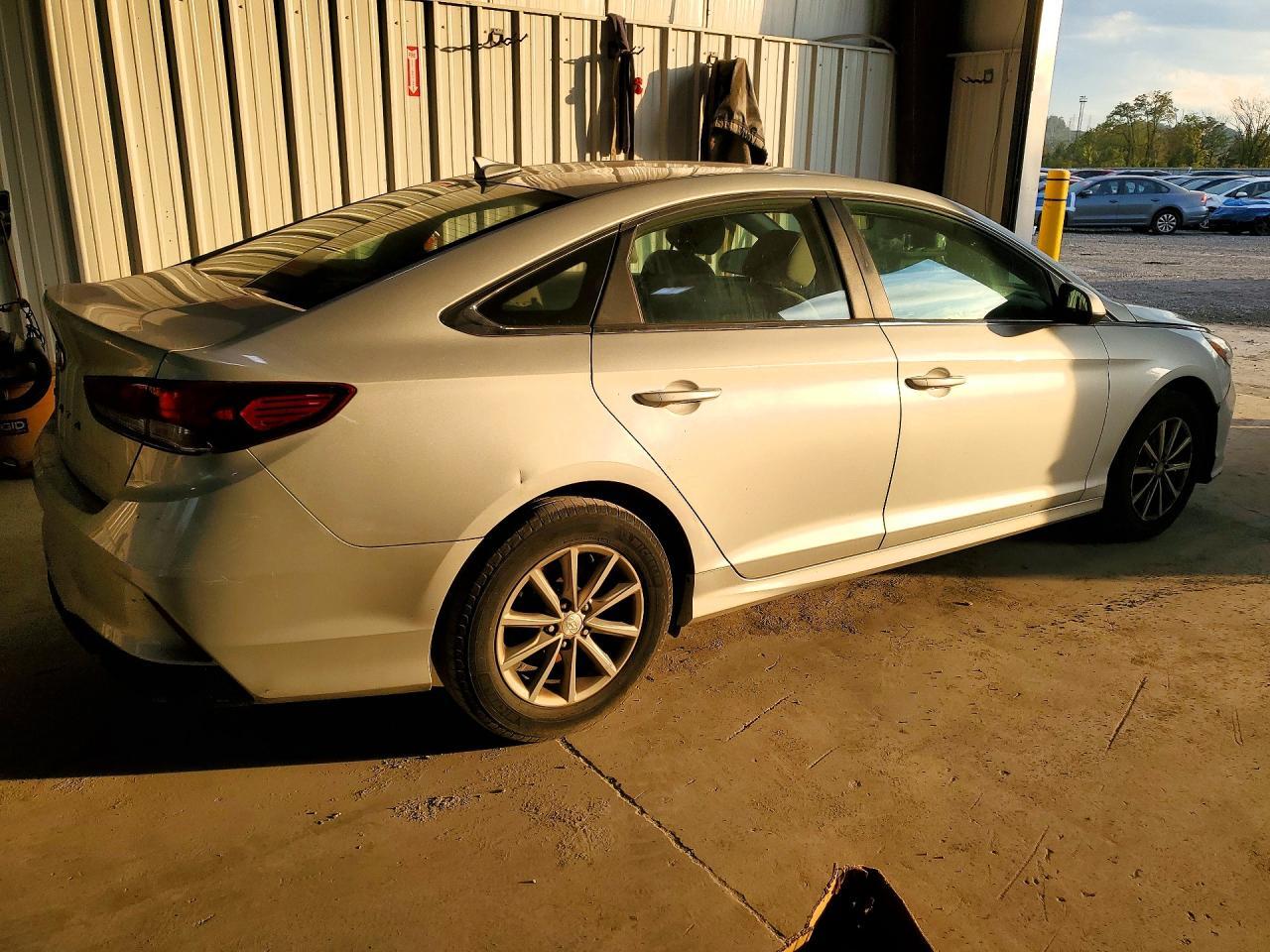2019 Hyundai Sonata Se - Image 3