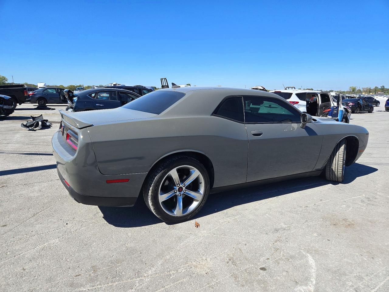 2018 Dodge Challenger Sxt - Image 3
