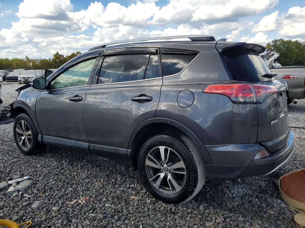 2018 Toyota Rav4 Xle - Фото 2