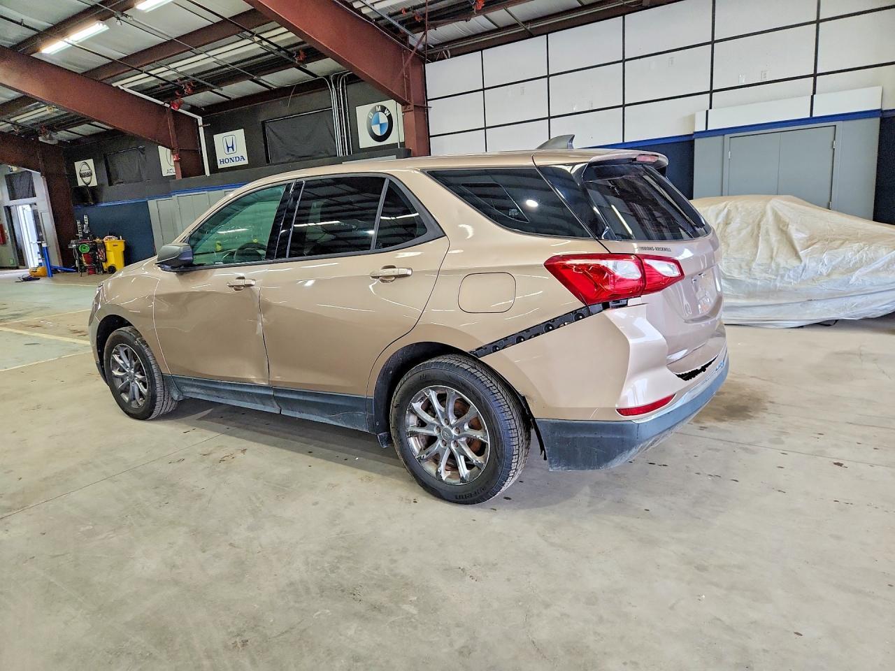 2018 Chevrolet Equinox Ls - Фото 2