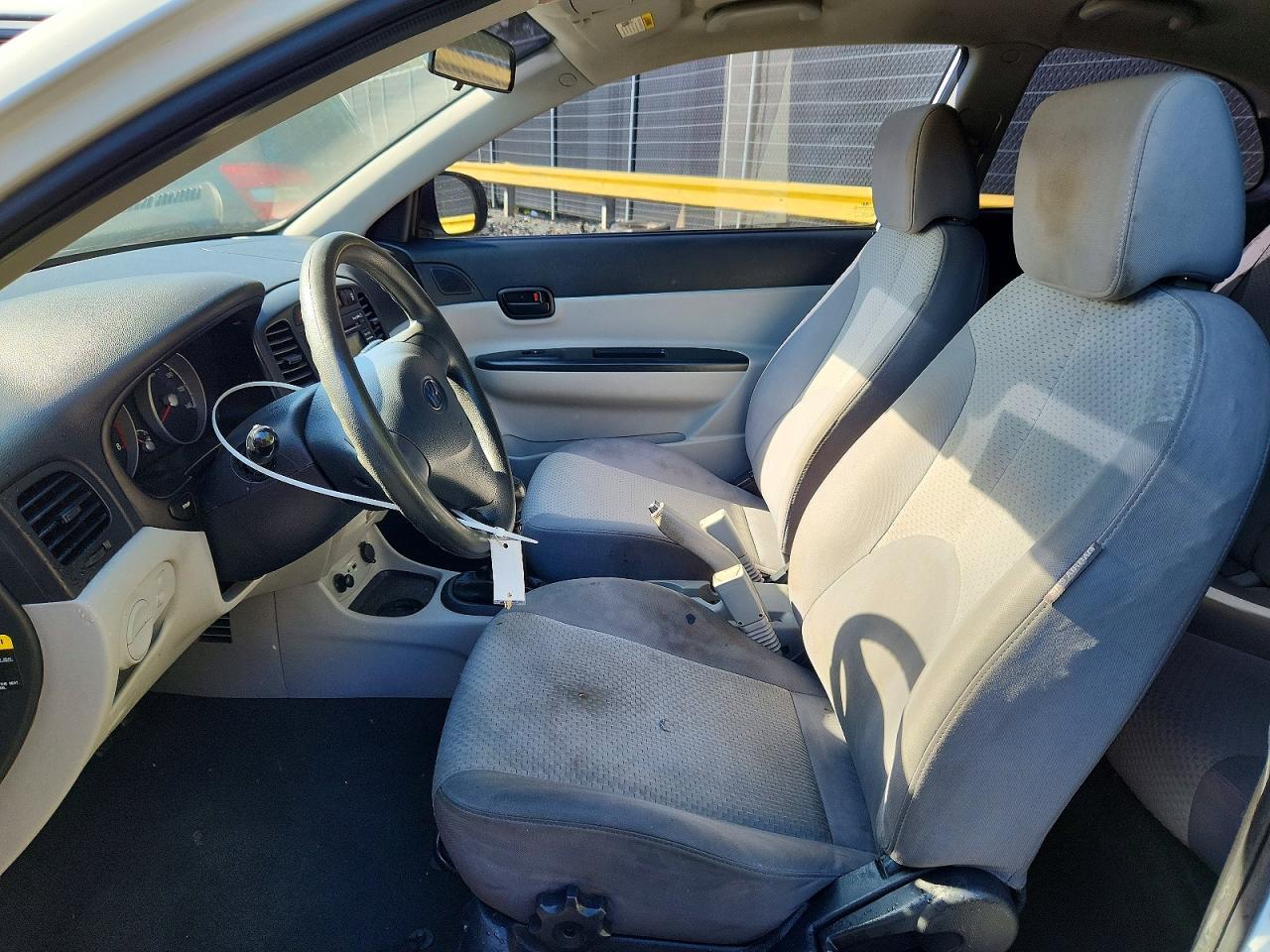 2010 Hyundai Accent Gs - Image 7