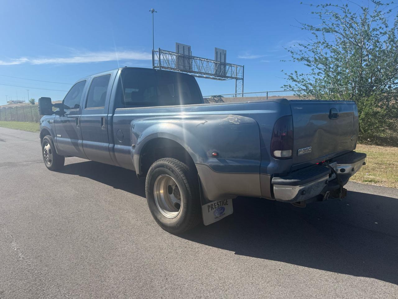 2006 Ford F350 Super Duty - Image 3