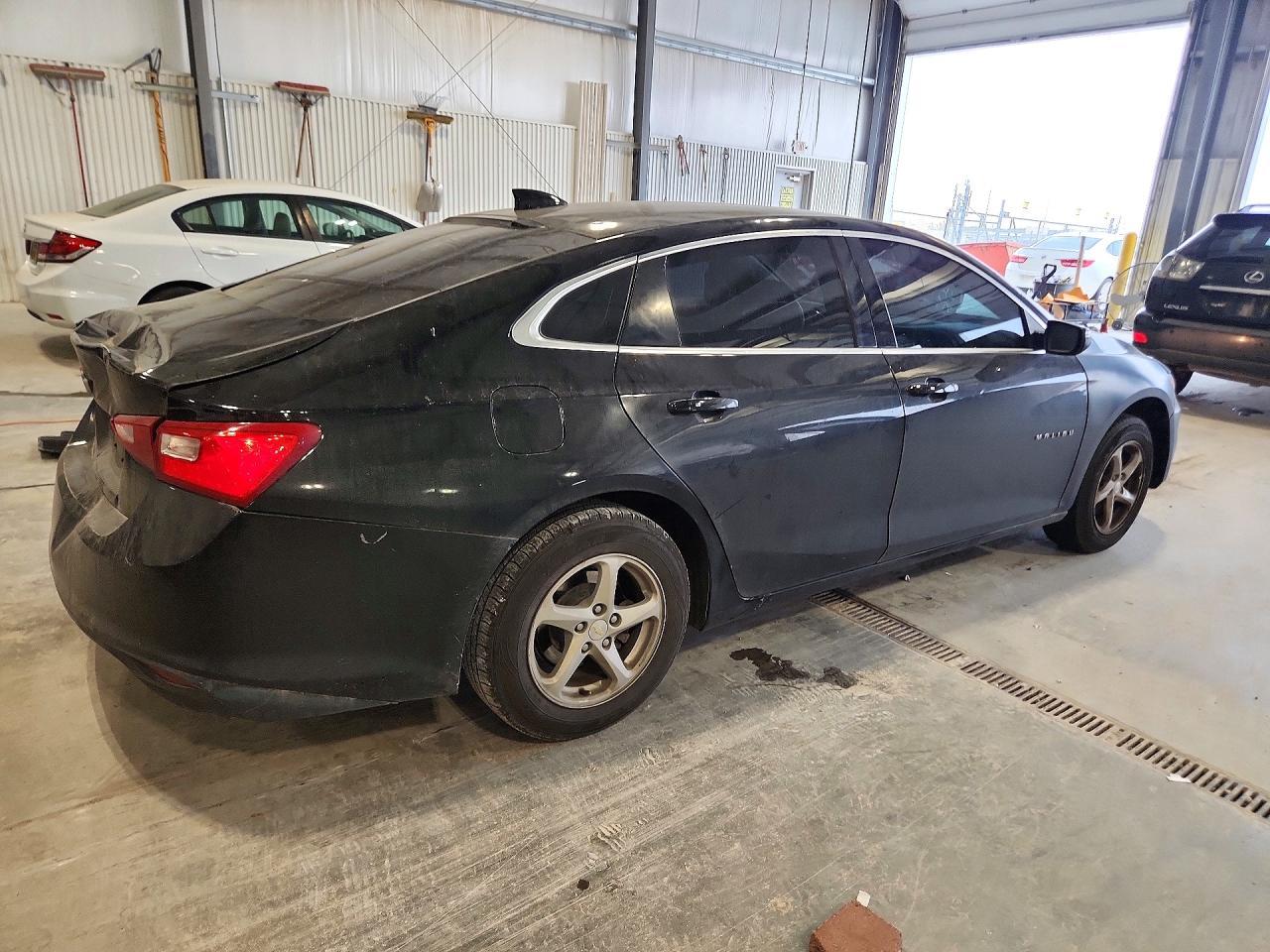 2017 Chevrolet Malibu Lt - Image 3