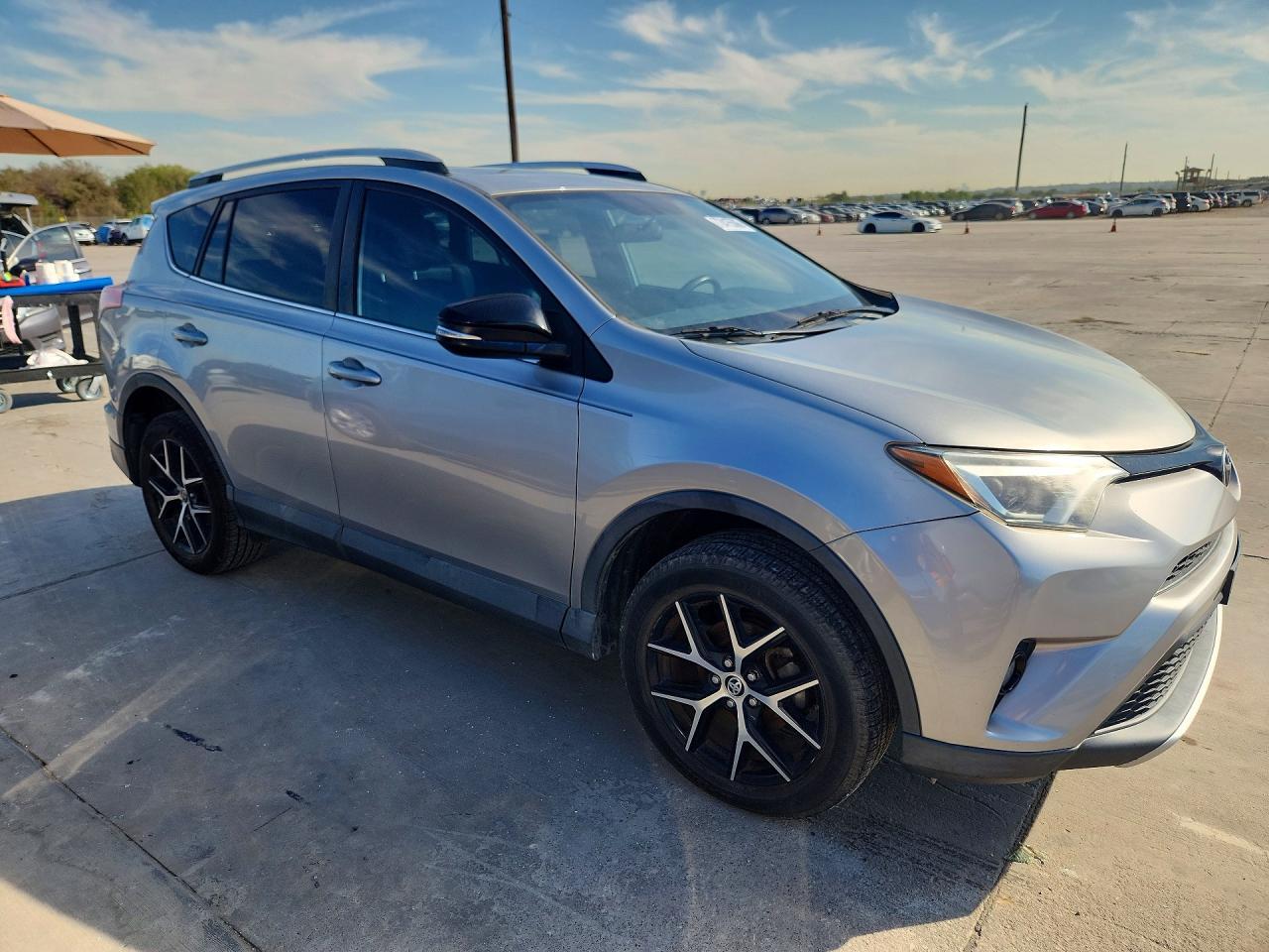 2016 Toyota Rav4 Se - Фото 4