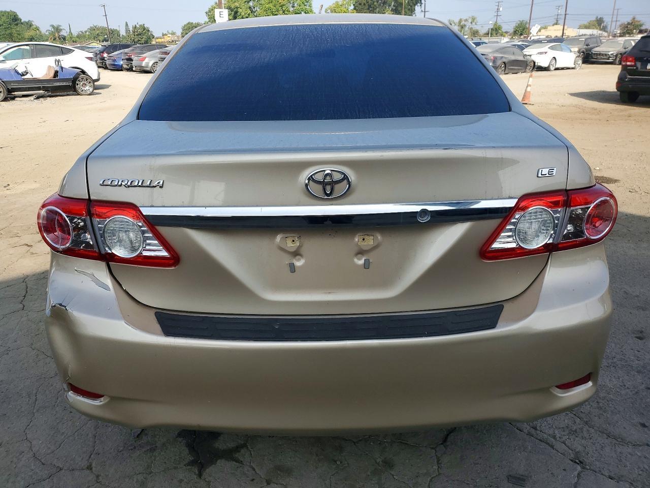 2013 Toyota Corolla Le - Фото 6