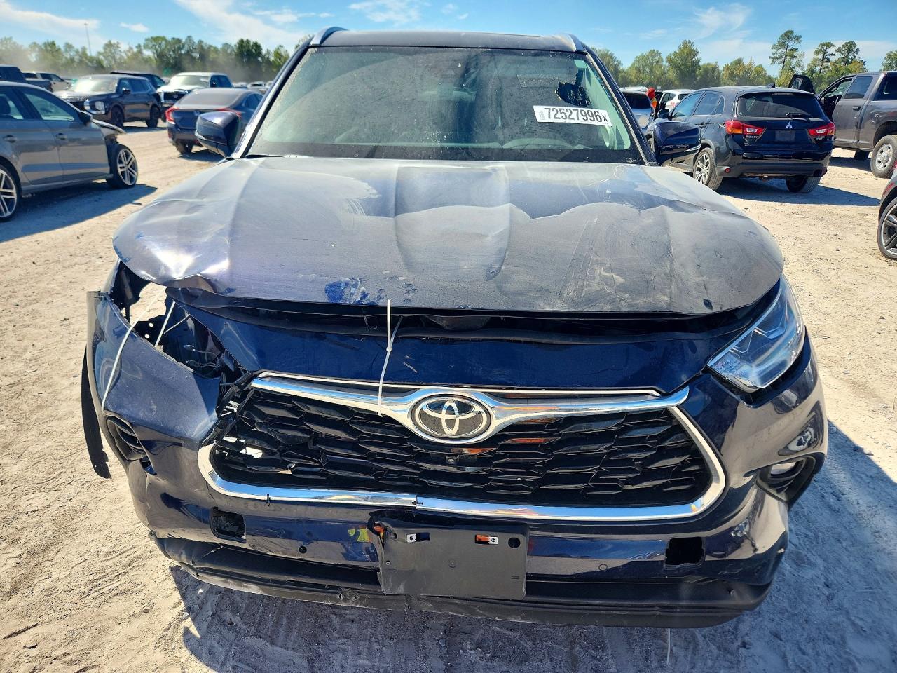 2026 Toyota Highlander Hybrid Limited - Image 5