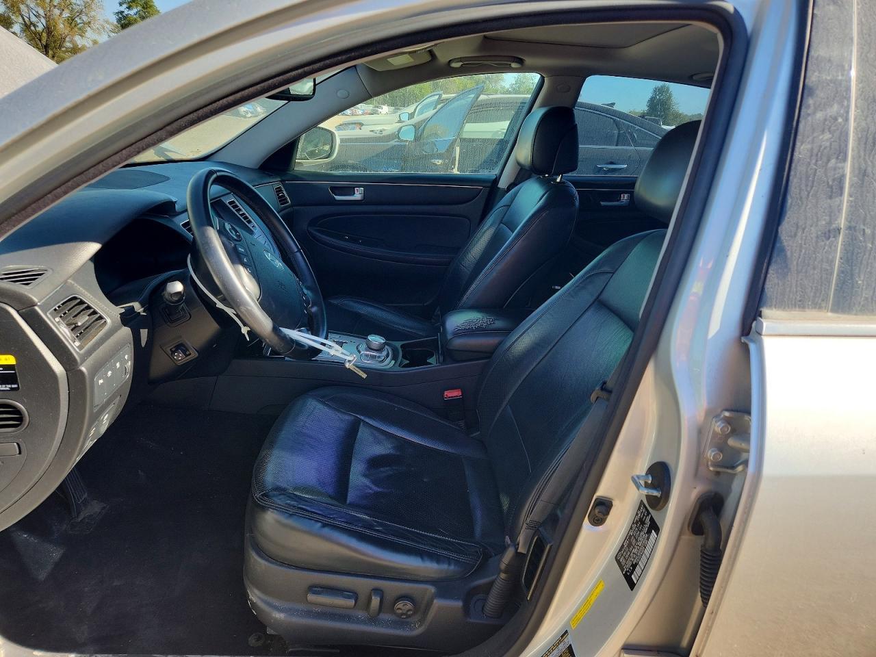 2012 Hyundai Genesis 3.8L - Фото 7