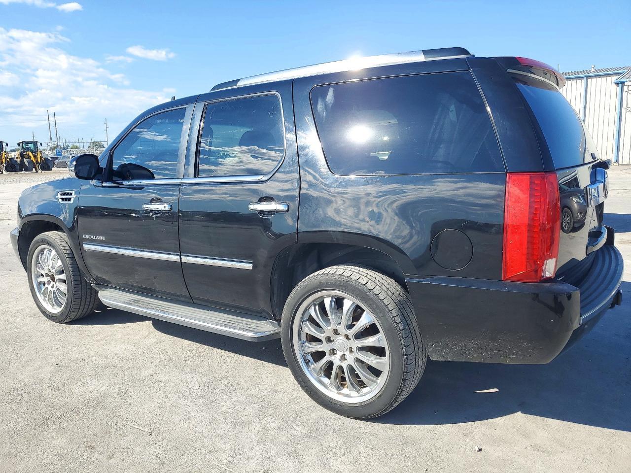 2013 Cadillac Escalade - Фото 2
