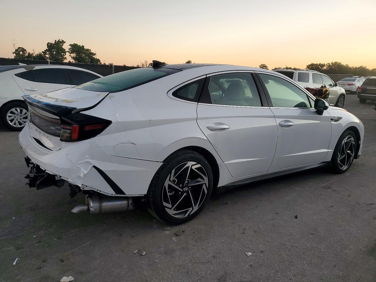 2025 Hyundai Sonata Sel - Image 3