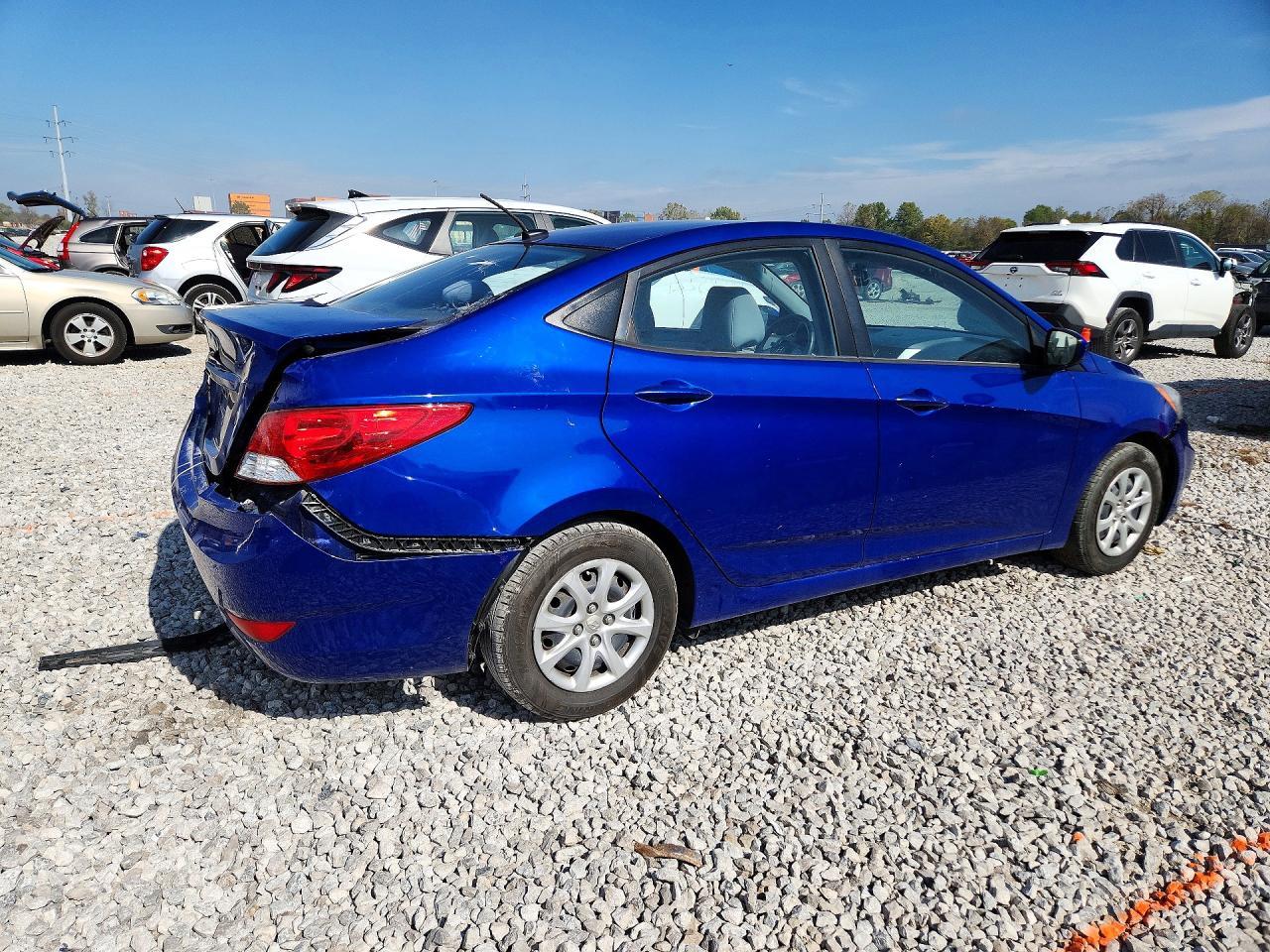 2014 Hyundai Accent Gls - Image 3