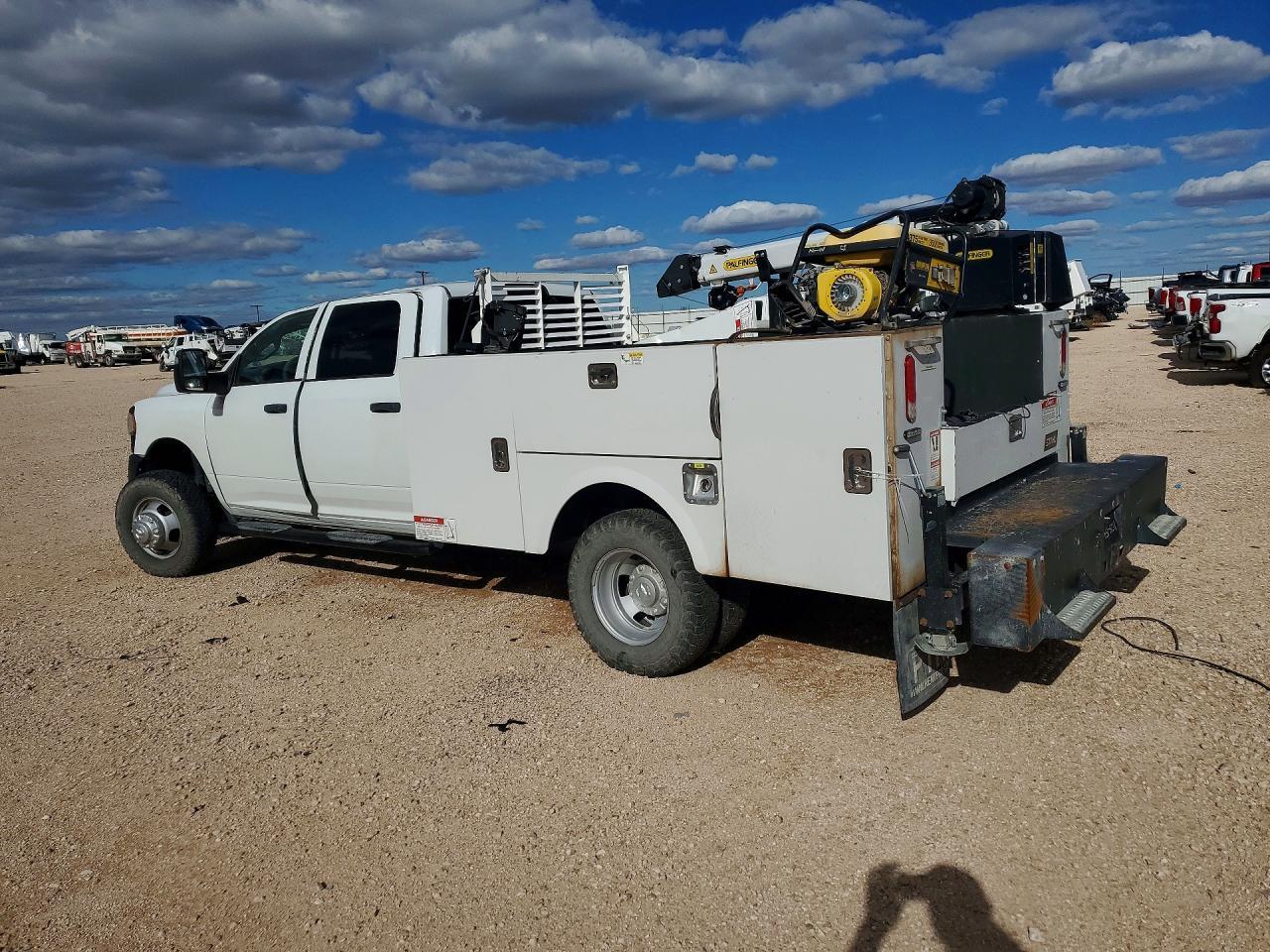 2024 Ram 3500 Utility / Service Truck - Фото 2