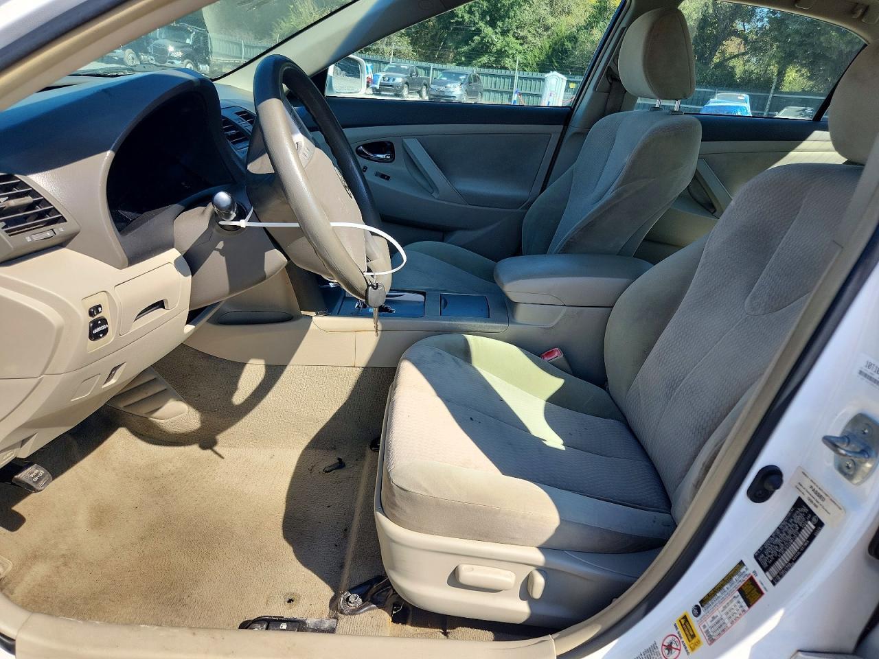 2010 Toyota Camry Le - Фото 7