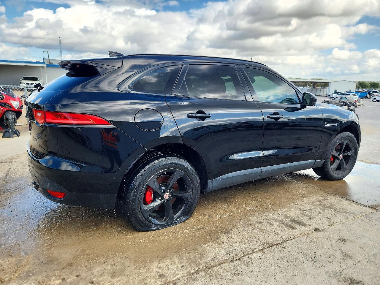 2018 Jaguar F-Pace Premium - Image 3