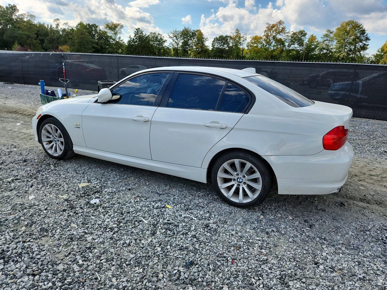2011 BMW 328 Xi - Фото 2