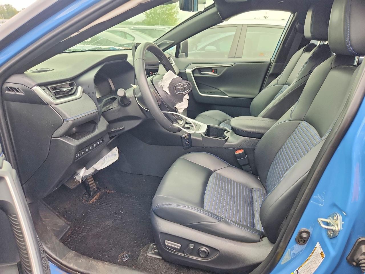 2025 Toyota Rav4 Xse - Image 7