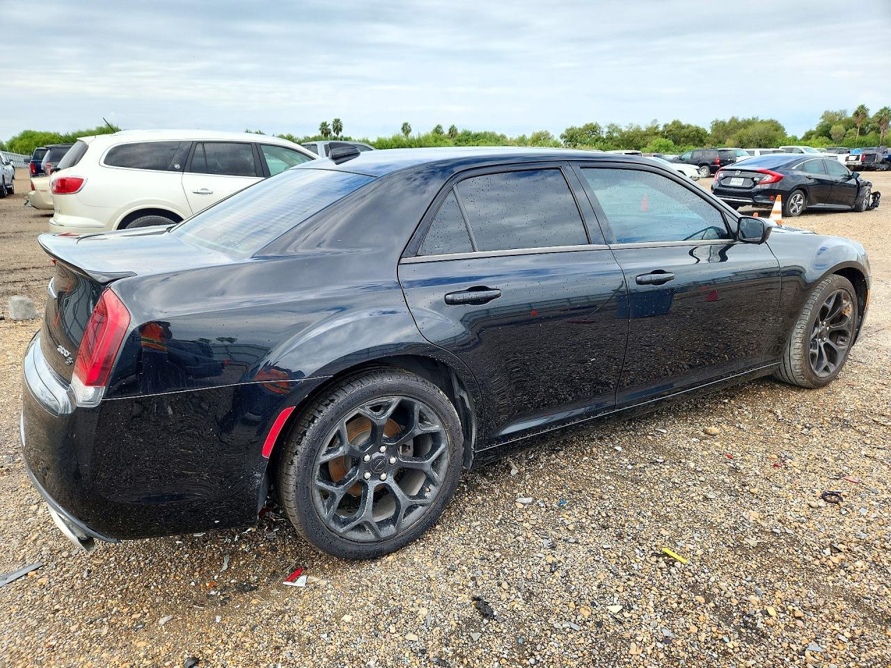 2019 Chrysler 300 S - Фото 3