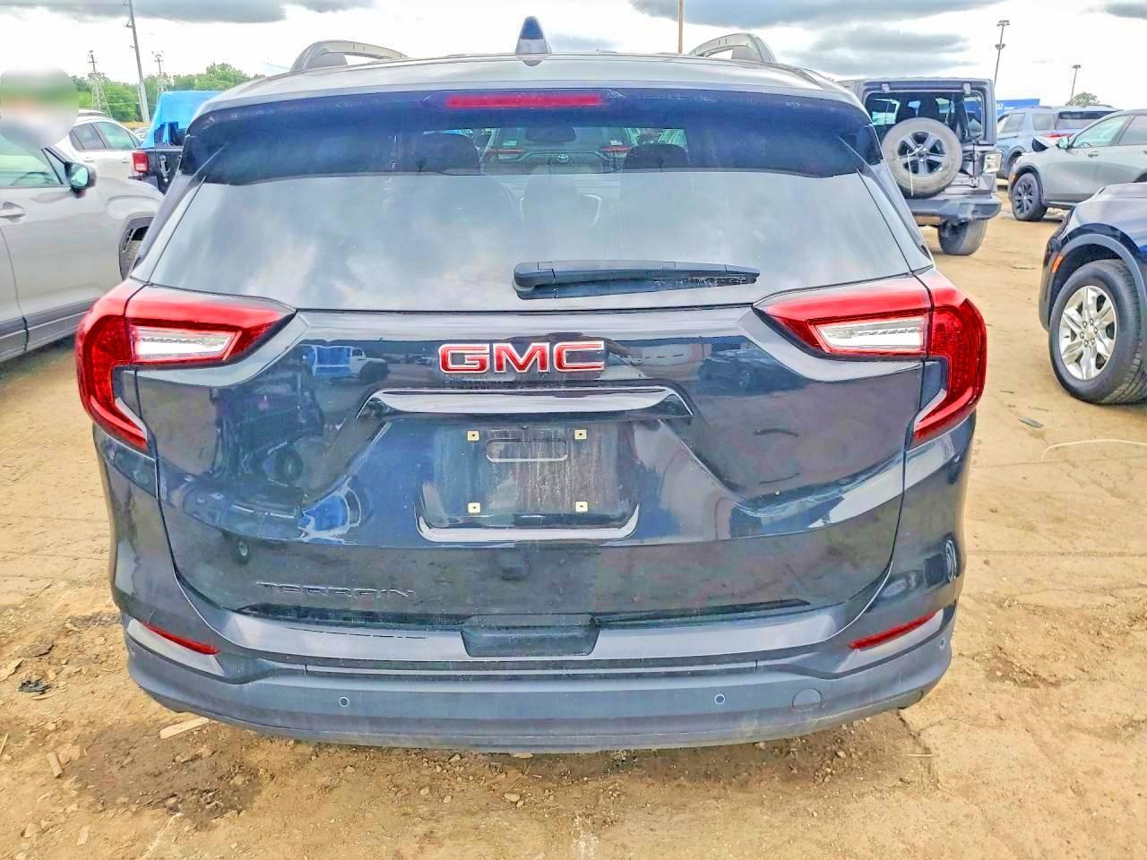 2024 GMC Terrain Sle - Image 6