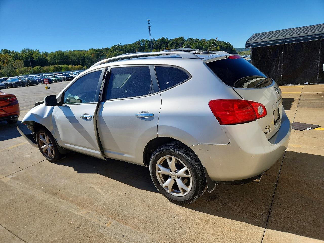2010 Nissan Rogue S - Image 2