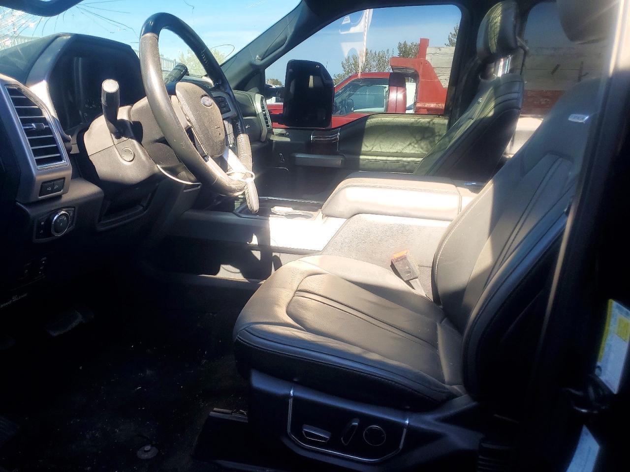 2017 Ford F450 Super Duty - Image 7