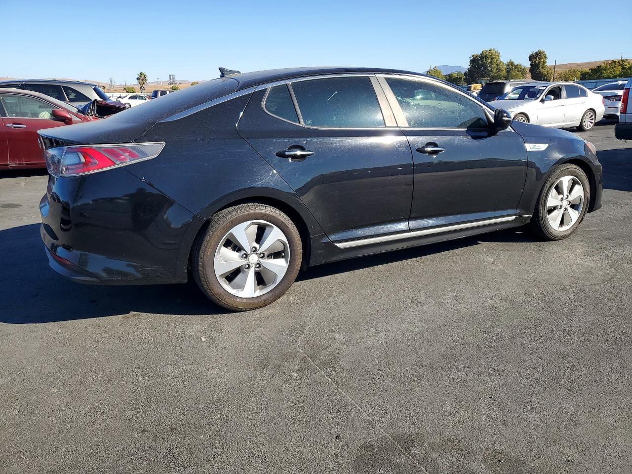 2014 Kia Optima Hybrid - Image 3