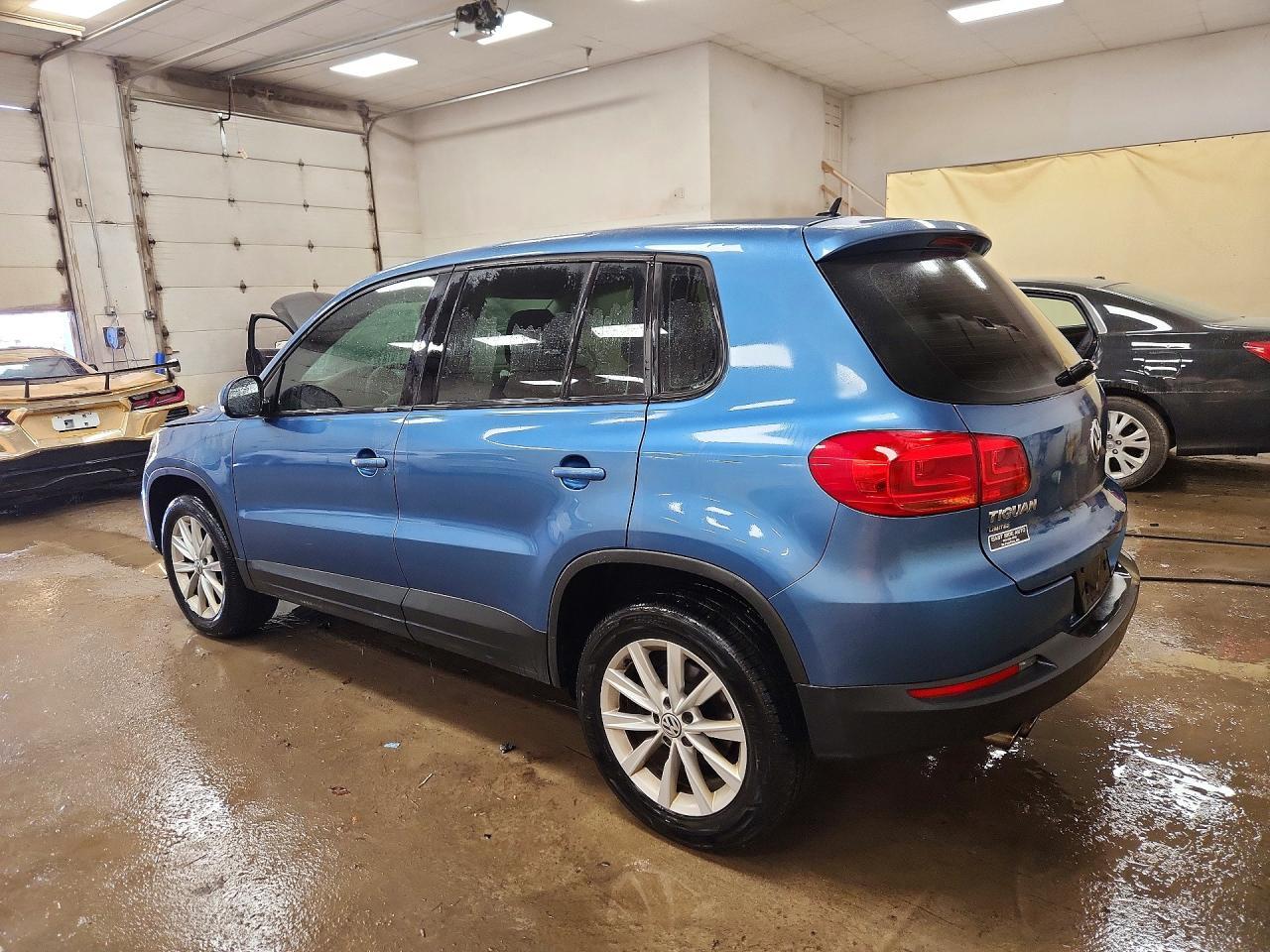 2017 Volkswagen Tiguan S - Фото 2