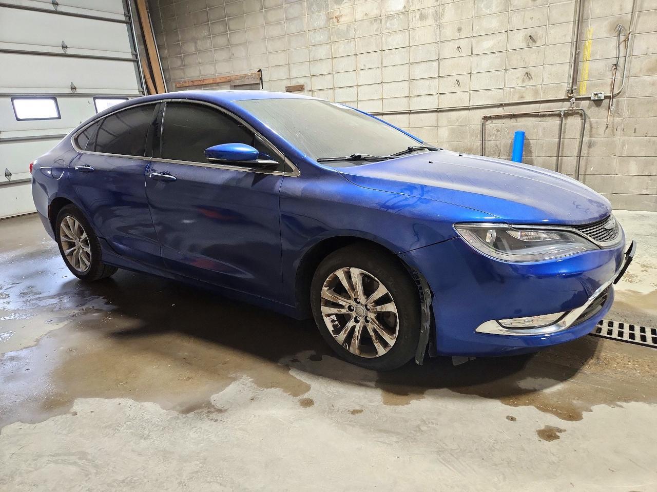 2015 Chrysler 200 C - Image 4