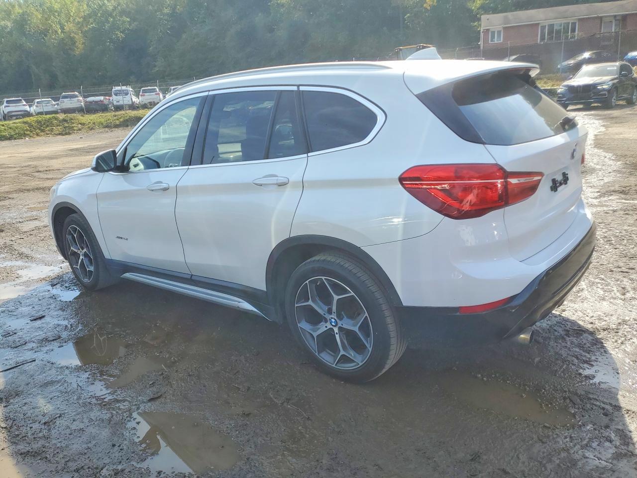 2018 BMW X1 xDrive28I - Фото 2