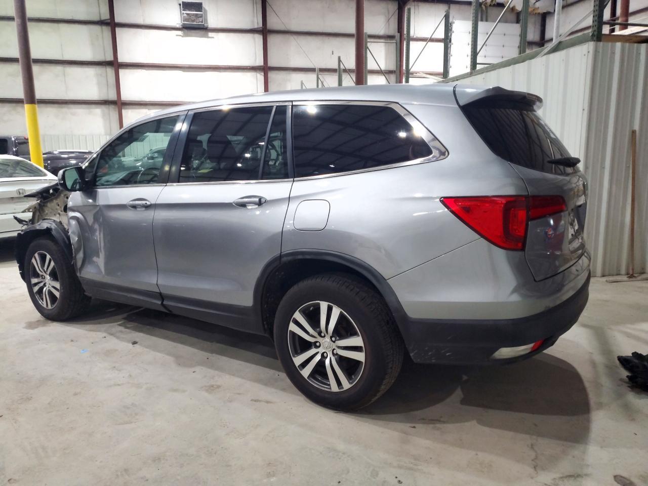 2017 Honda Pilot Exln - Image 2