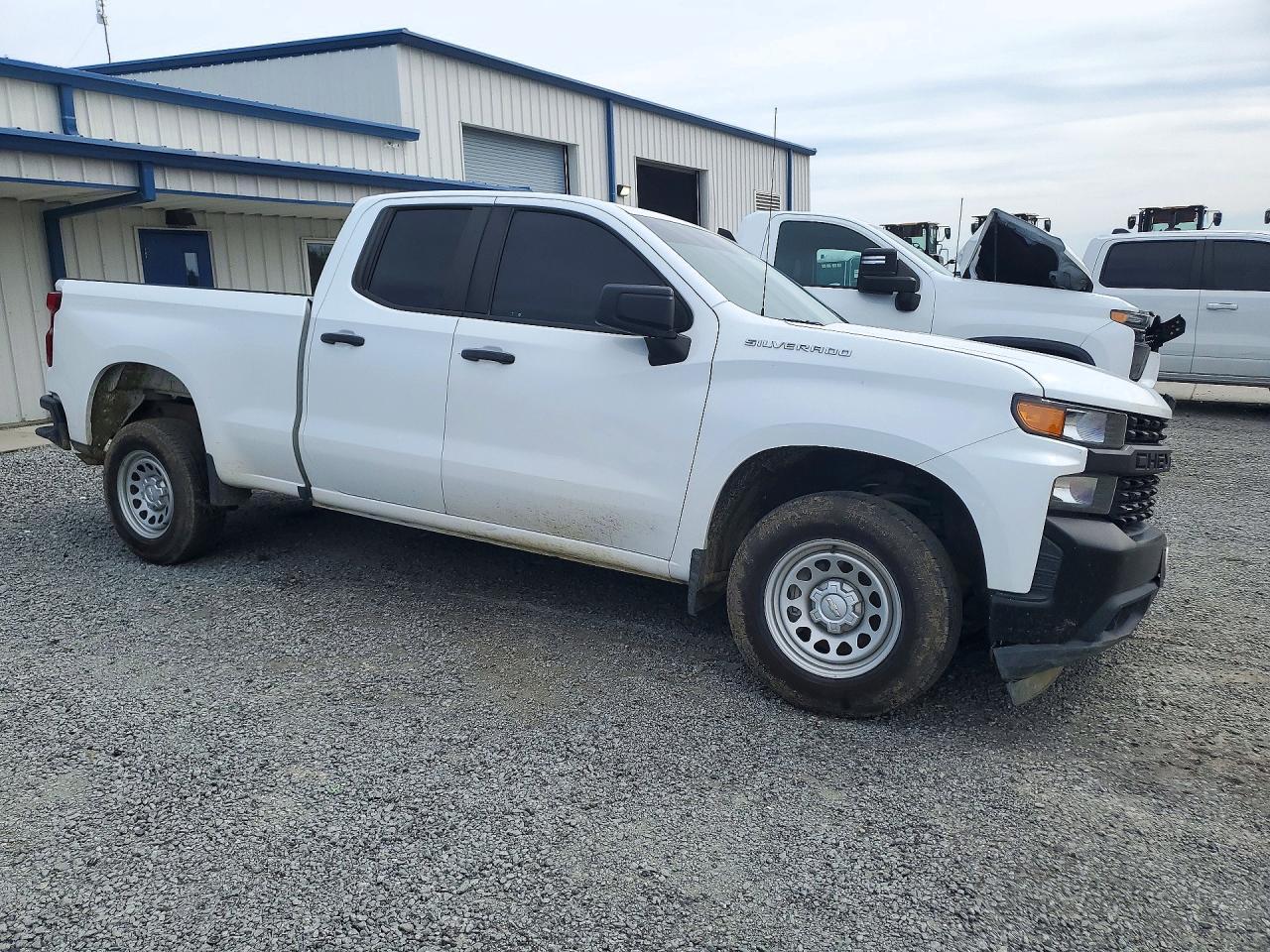 2021 Chevrolet Silverado C1500 - Фото 4