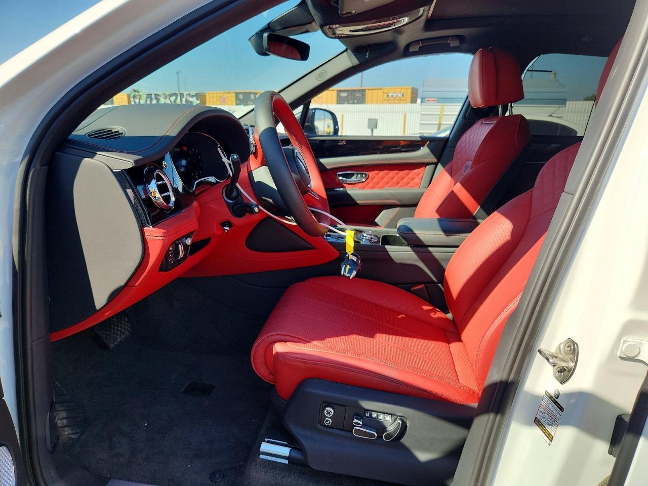 2023 Bentley Bentayga - Фото 7