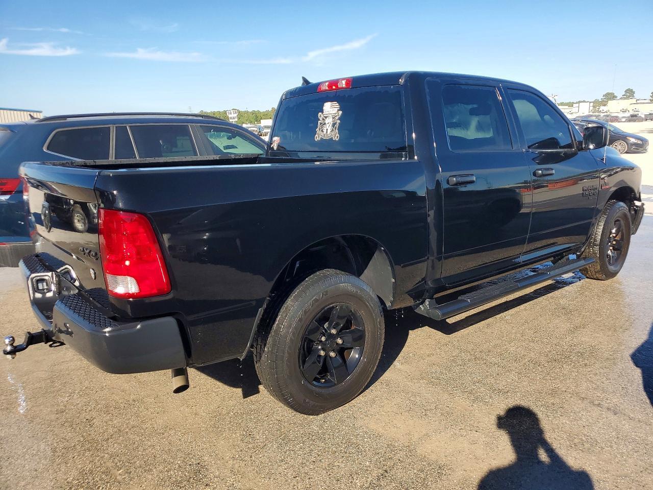 2024 Ram 1500 Classic Tradesman - Фото 3