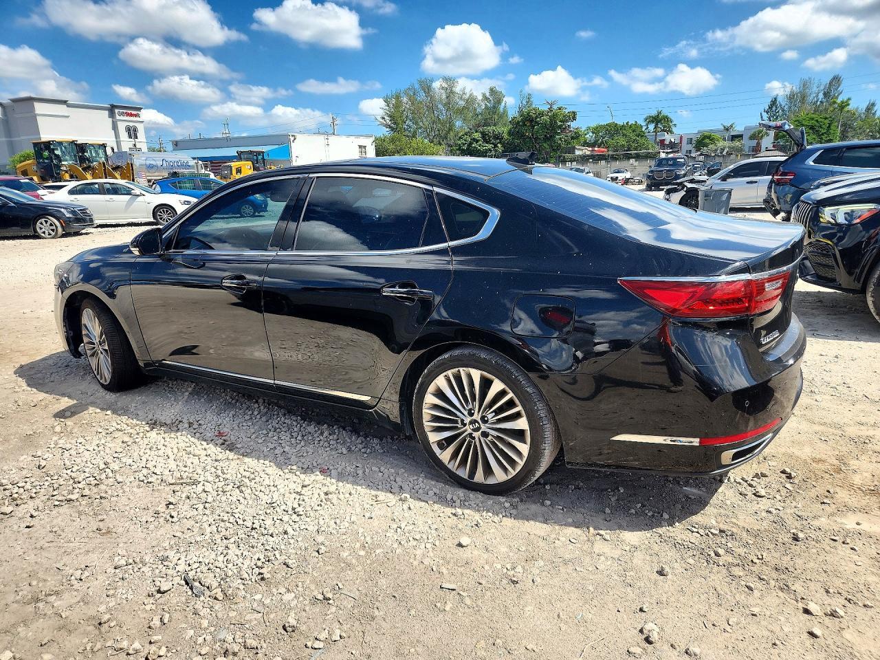 2017 Kia Cadenza - Фото 2