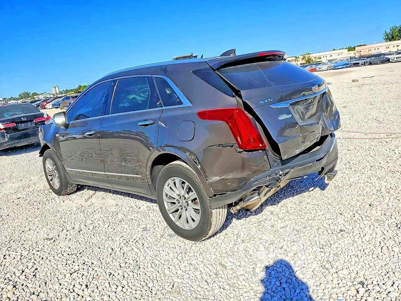 2019 Cadillac Xt5 - Image 2