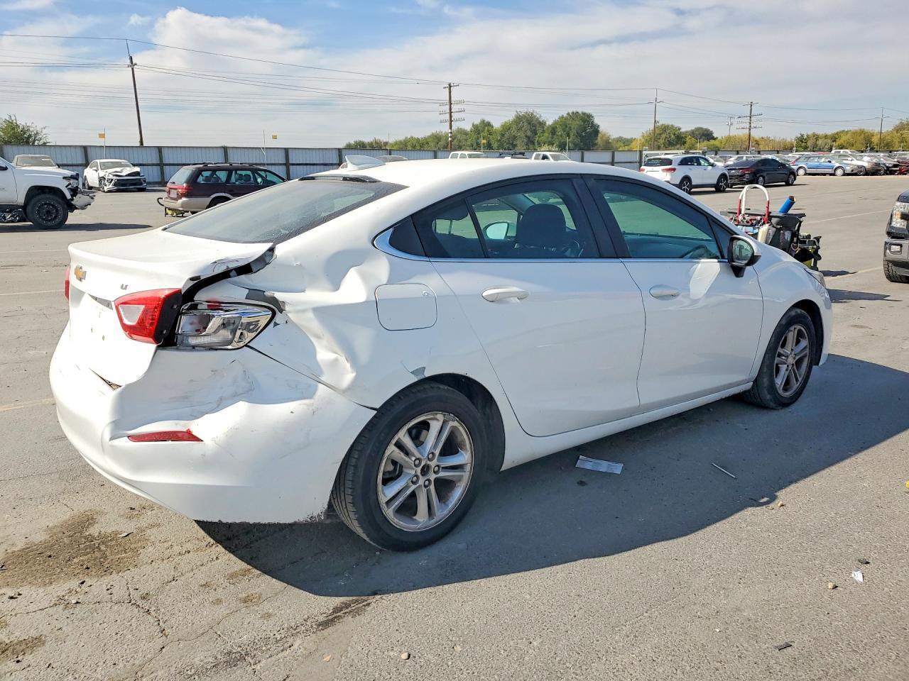 2018 Chevrolet Cruze Lt - Фото 3