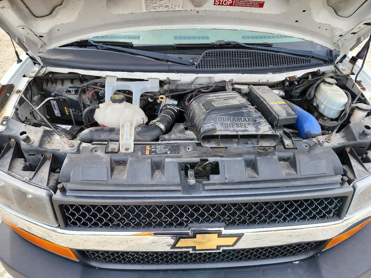 2016 Chevrolet Express G4500 - Image 7
