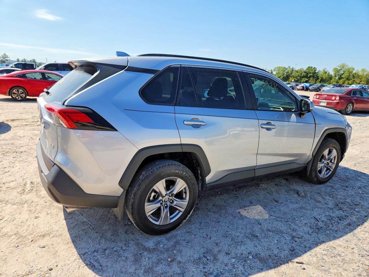 2024 Toyota Rav4 Xle - Фото 3