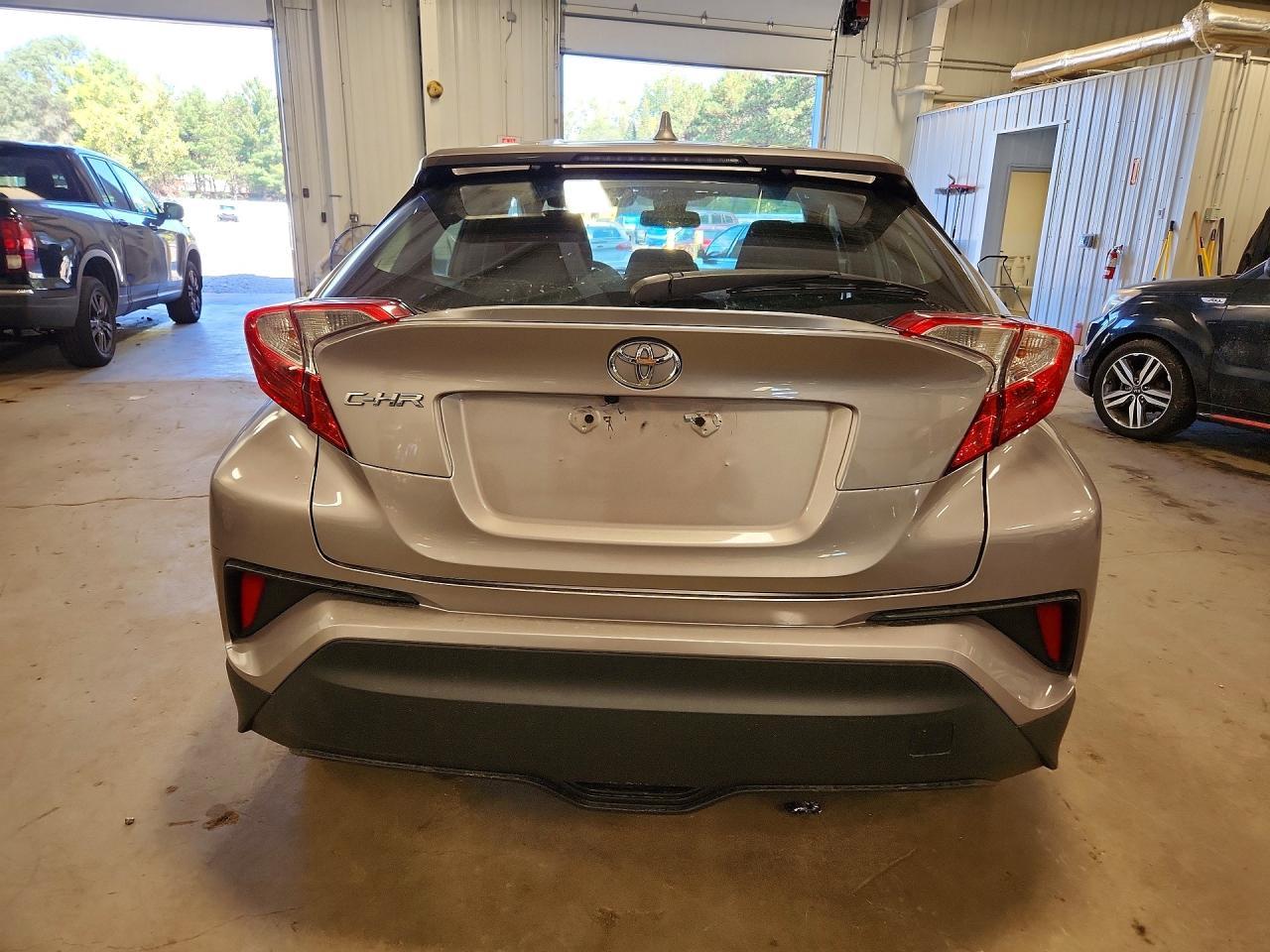 2019 Toyota C-Hr Le - Фото 6