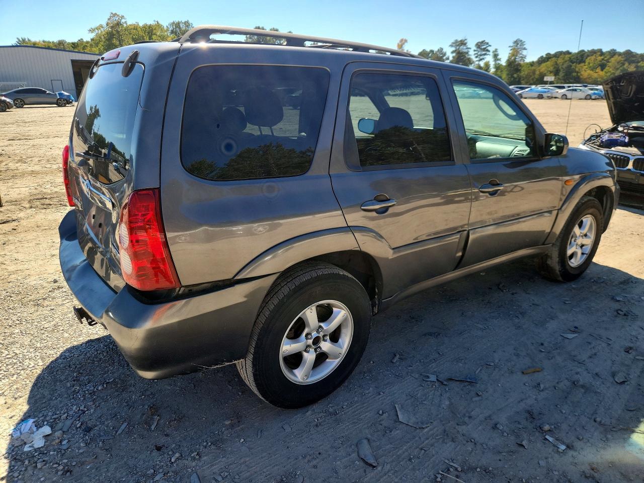 2005 Mazda Tribute S - Image 3