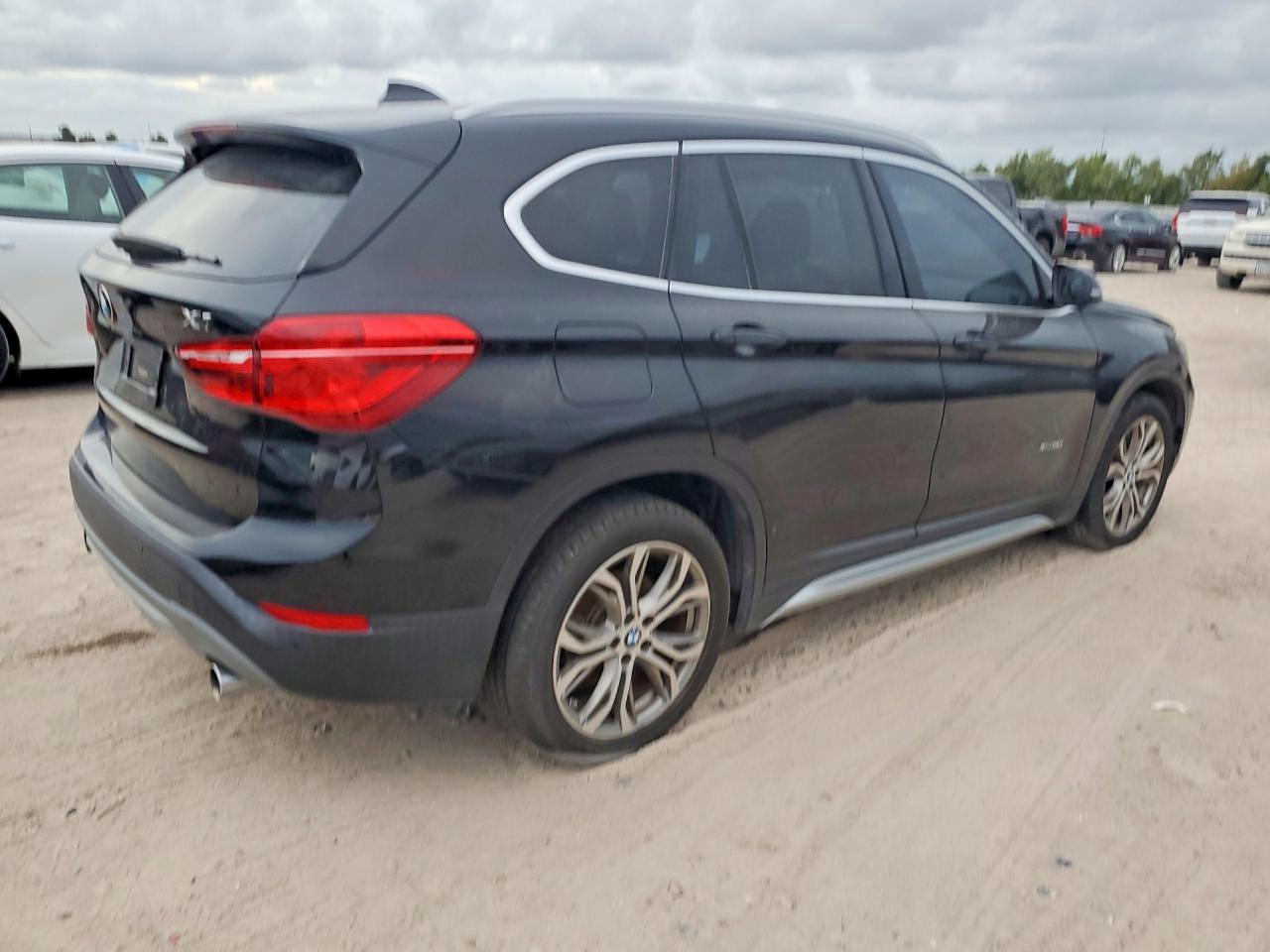 2017 BMW X1 xDrive28I - Image 3
