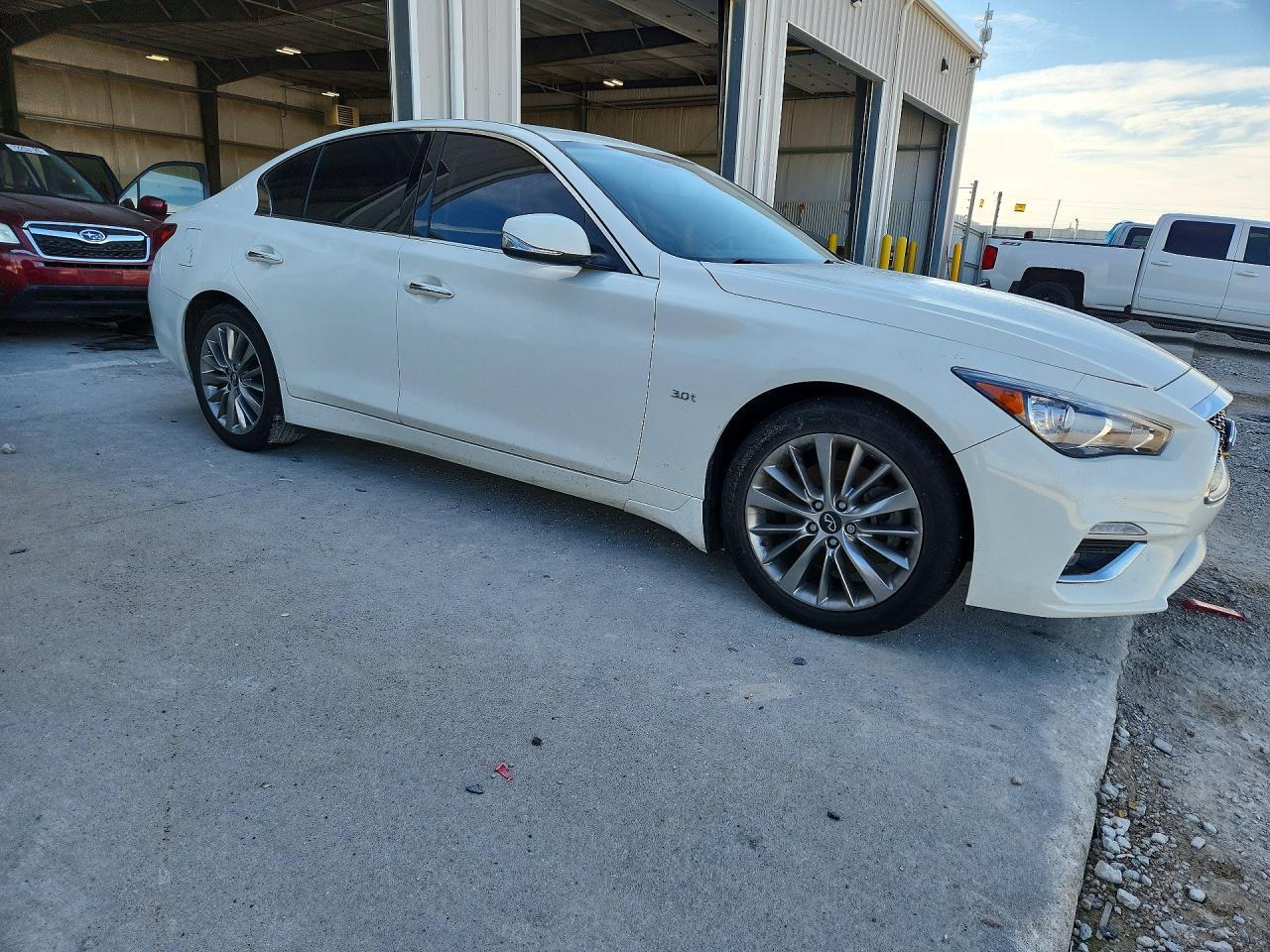 2019 Infiniti Q50 3.0T Luxe - Фото 4