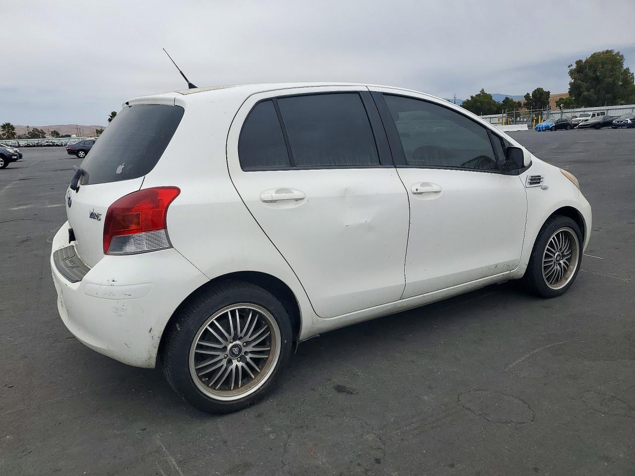 2009 Toyota Yaris Base - Фото 3