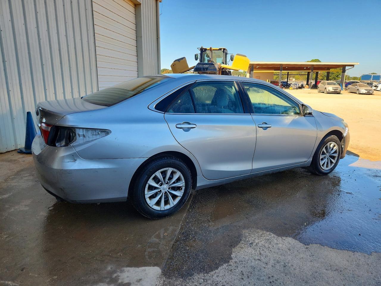 2016 Toyota Camry Le - Фото 3