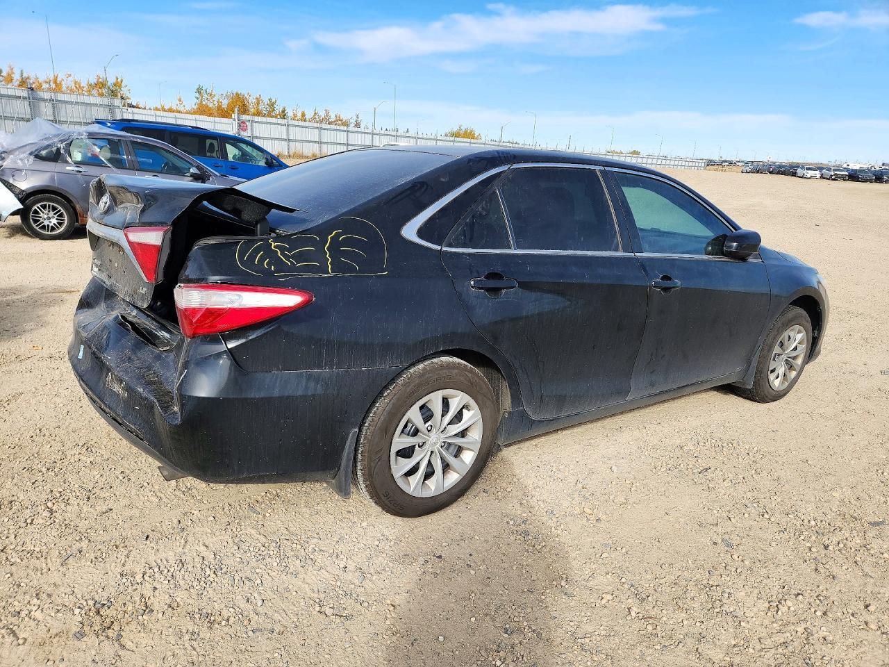 2015 Toyota Camry Le - Фото 3